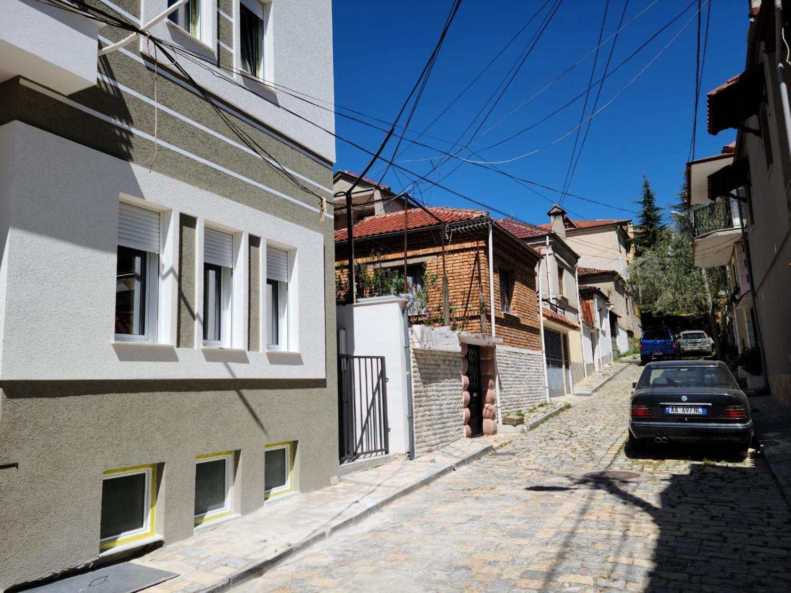 Travelers' Korca Home Bagian luar foto