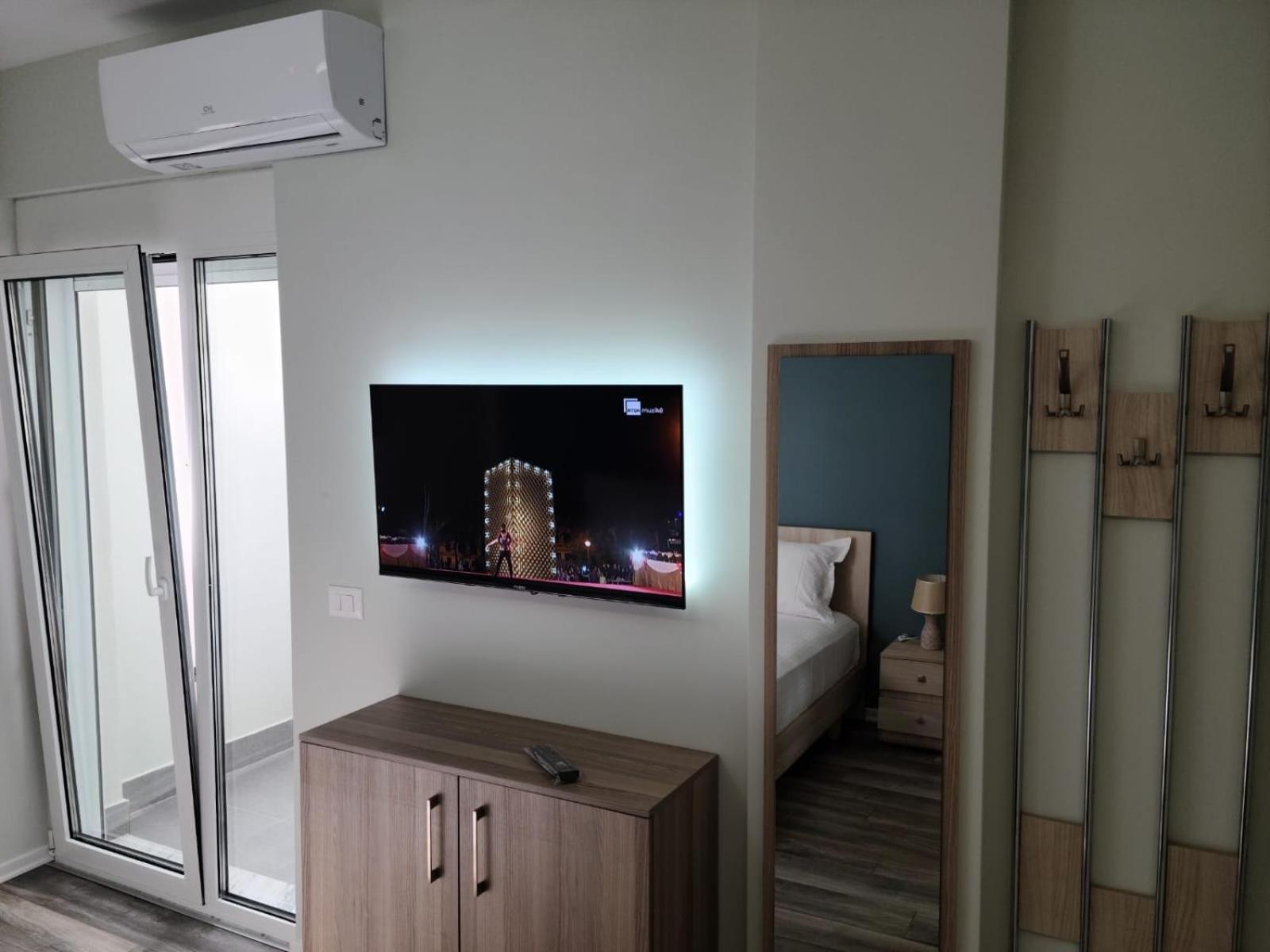 Travelers' Korca Home Bagian luar foto