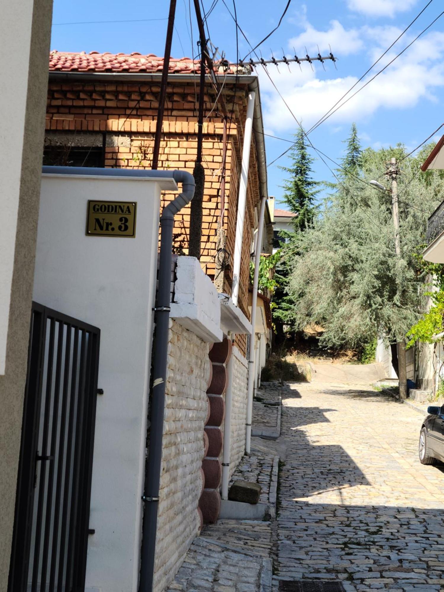 Travelers' Korca Home Bagian luar foto