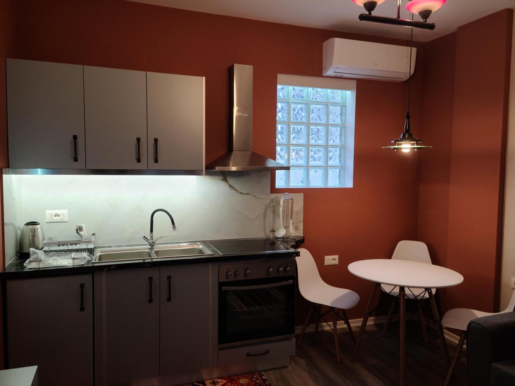 Travelers' Korca Home Bagian luar foto