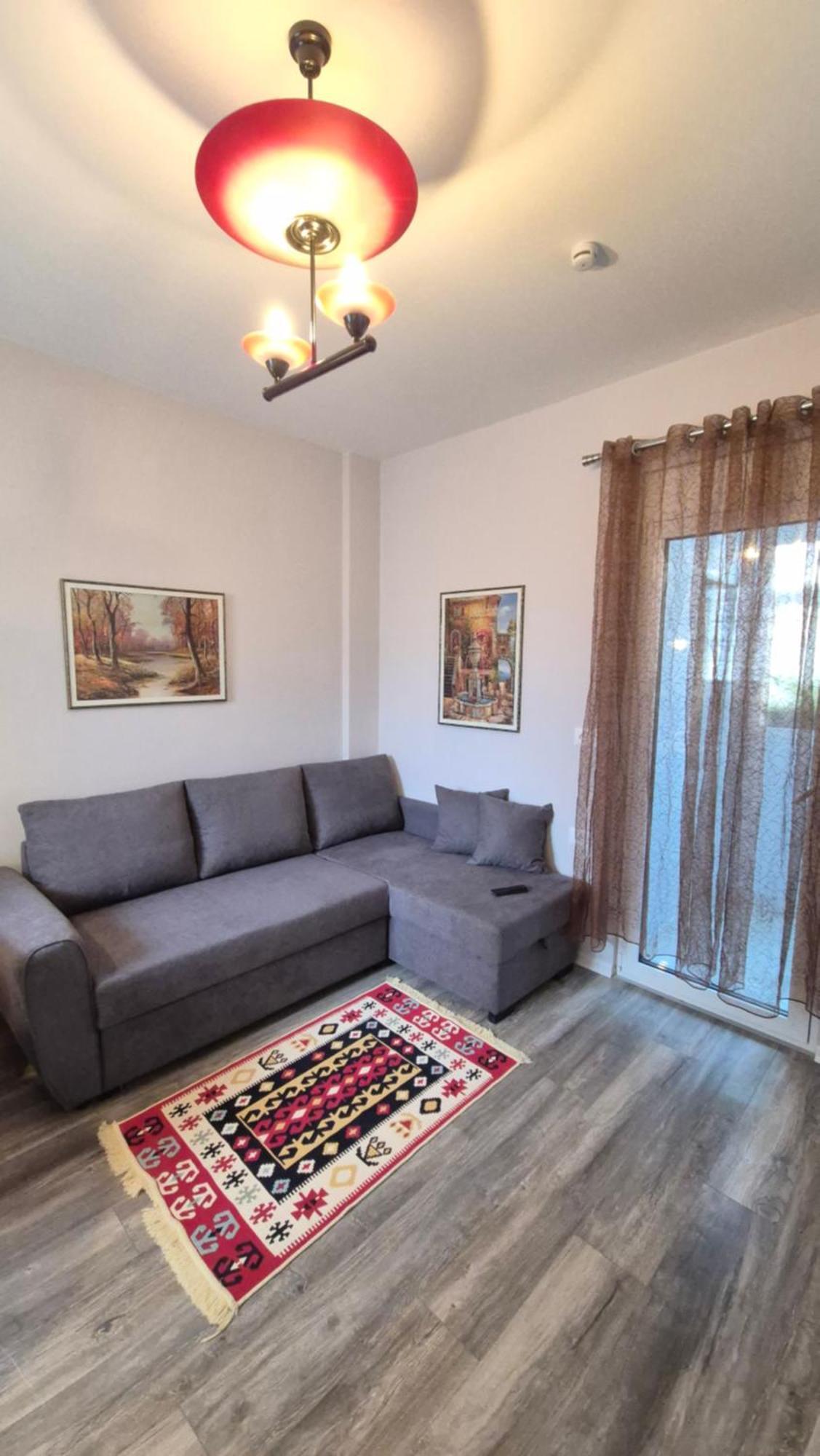 Travelers' Korca Home Bagian luar foto